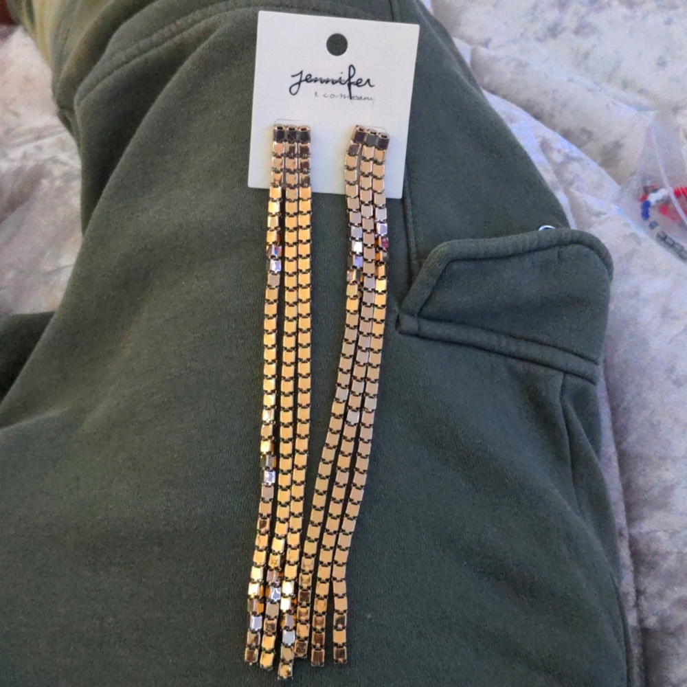 JENNIFER & COMPANY GOLD CHANDELIER EARRINGS